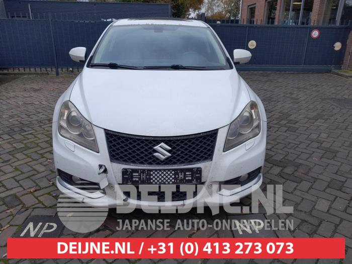 Suzuki Kizashi Motorkap O633387