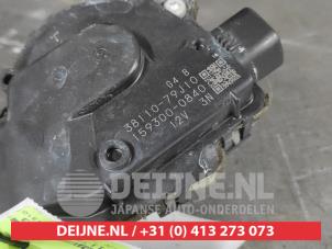 Suzuki Kizashi Ruitenwissermotor voor O633392 foto 2