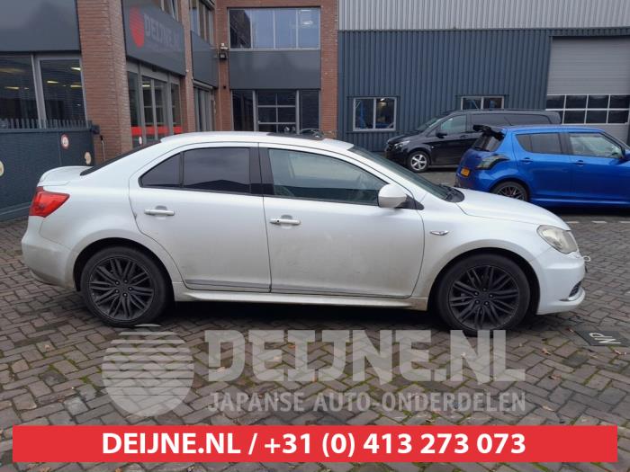 Suzuki Kizashi Driehoeks Ruit rechts-achter O633412