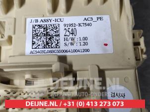 Hyundai I10 Zekeringkast O633273 foto 3