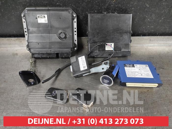 Lexus CT 200h Schlossset Zylinder (komplett) O633599