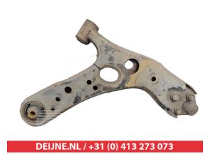 Lexus CT 200h Draagarm onder links-voor O633600 foto 2