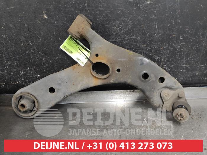 Lexus CT 200h Querlenker unten rechts vorne O633601