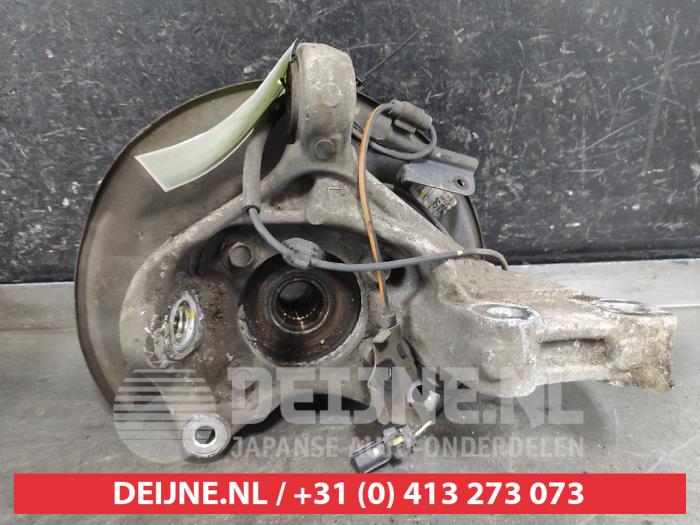Lexus CT 200h Achsschenkel links vorne O633602