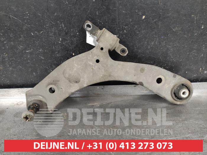 Suzuki Kizashi Draagarm onder links-voor O633714