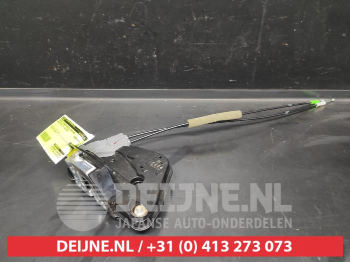 Suzuki Swift Deurslot Mechaniek 4Deurs links-voor O633809