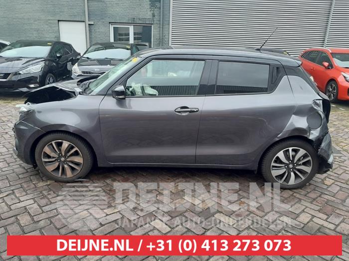 Suzuki Swift Portierruit 4Deurs links-achter O633812