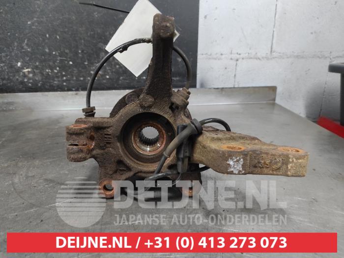 Nissan Micra Fusee links-voor O633862