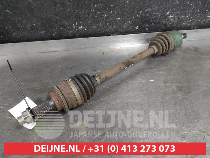 Suzuki Swift Aandrijfas links-voor O633998