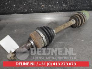 Gebruikte Aandrijfas rechts-voor Kia Sorento I (JC) 2.5 CRDi 16V Prijs € 60,00 Margeregeling aangeboden door V.Deijne Jap.Auto-onderdelen BV