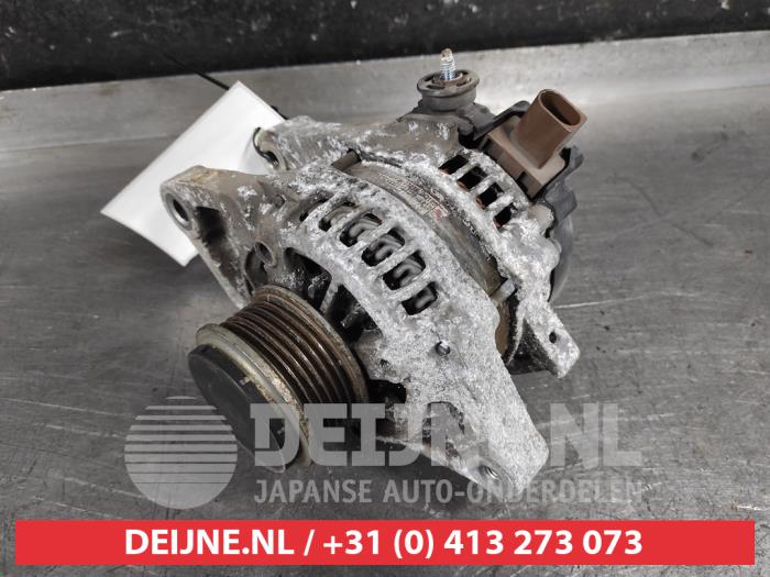 Gebruikte Alternator Toyota Aygo (B40) 1.0 12V VVT-i Prijs € 50,00 Margeregeling aangeboden door V.Deijne Jap.Auto-onderdelen BV