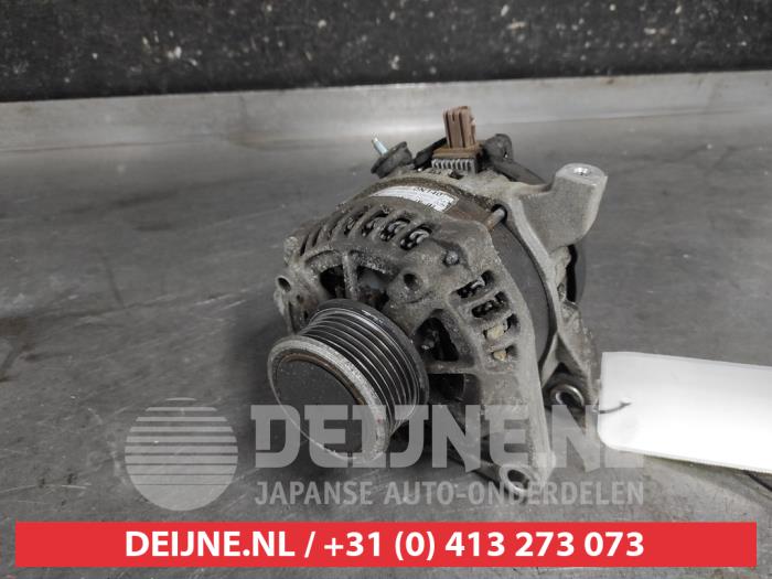 Gebruikte Dynamo Toyota Auris Touring Sports (E18) 1.4 D-4D-F 16V Prijs € 75,00 Margeregeling aangeboden door V.Deijne Jap.Auto-onderdelen BV