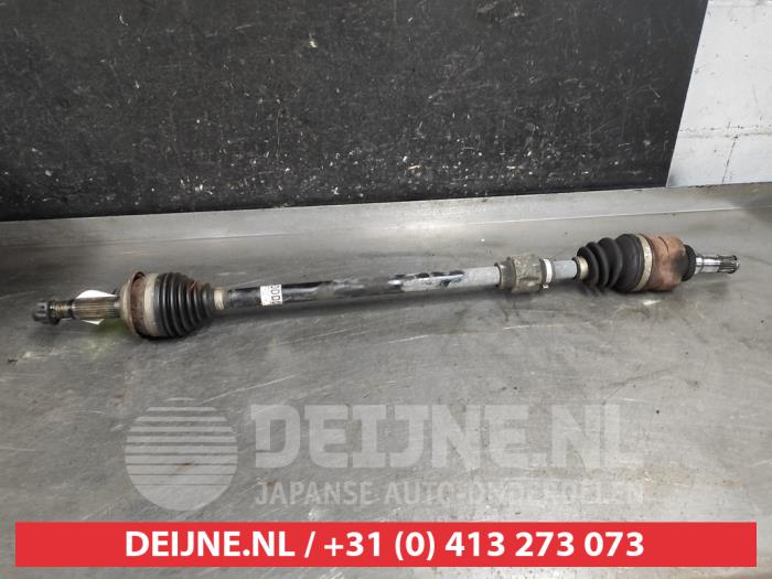 Gebruikte Aandrijfas rechts-voor Toyota Yaris II (P9) 1.3 16V VVT-i Prijs € 35,00 Margeregeling aangeboden door V.Deijne Jap.Auto-onderdelen BV
