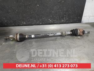 Gebruikte Aandrijfas rechts-voor Toyota Yaris II (P9) 1.3 16V VVT-i Prijs € 35,00 Margeregeling aangeboden door V.Deijne Jap.Auto-onderdelen BV