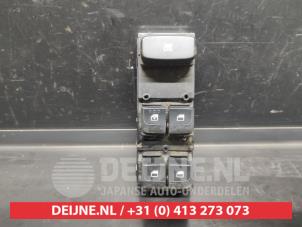 Gebruikte Combischakelaar ramen Kia Stonic (YB) 1.0i T-GDi 12V Prijs € 75,00 Margeregeling aangeboden door V.Deijne Jap.Auto-onderdelen BV