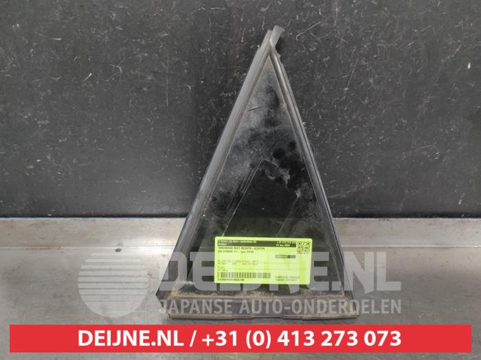 Kia Stonic Driehoeks Ruit rechts-achter O635196