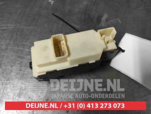 Daihatsu Sirion Kombischalter Fenster O635662 foto 2
