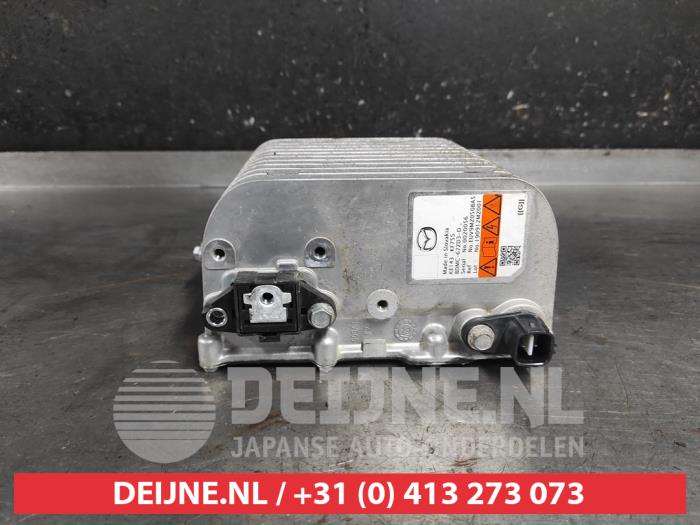 Mazda CX-30 i-eloop converter O636142