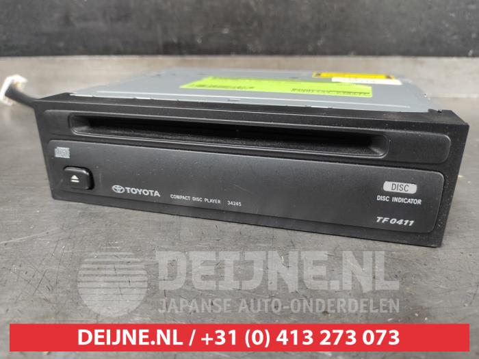 CD Speler van een Toyota Yaris (P1) 1.3 16V VVT-i 2000