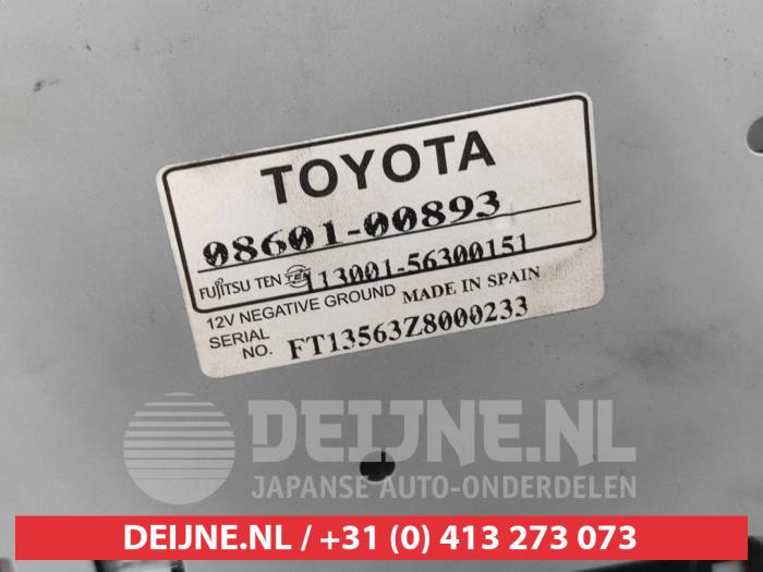 CD Speler van een Toyota Yaris (P1) 1.3 16V VVT-i 2000