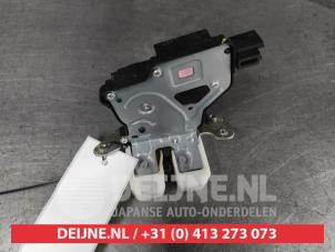 Suzuki Swift Tailgate lock mechanism O636592 photo 2