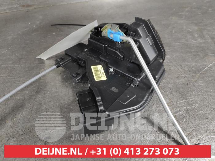 Kia Stonic Türschlossmechanik 4-türig rechts hinten O636632
