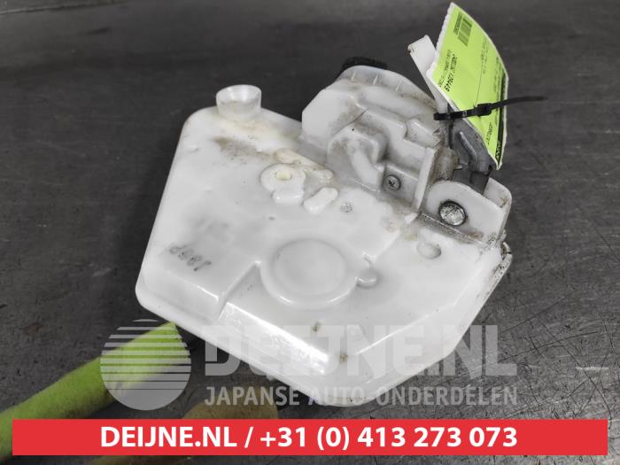 Mazda 3 Deurslot Mechaniek 4Deurs links-voor O636893