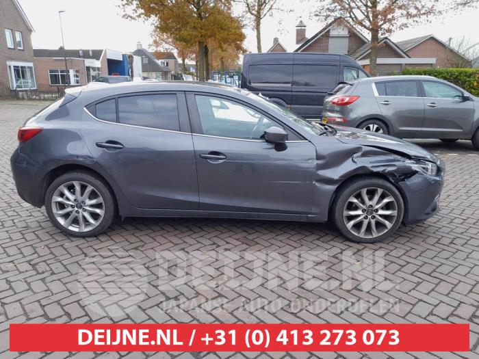 Mazda 3 Portier 4Deurs rechts-voor O636913