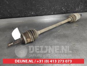 Gebruikte Aandrijfas rechts-achter Kia Sportage (JE) 2.7 V6 24V 4x4 Prijs € 50,00 Margeregeling aangeboden door V.Deijne Jap.Auto-onderdelen BV