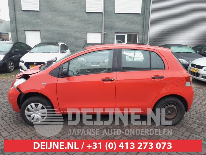 Toyota Yaris Portierruit 4Deurs links-achter O637093