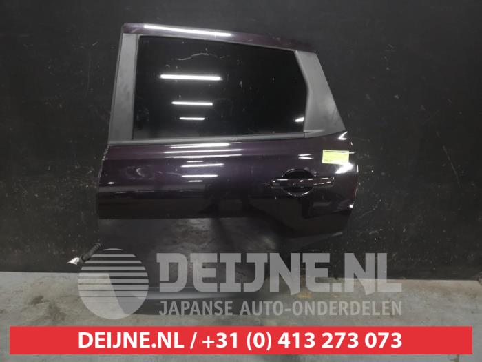 Nissan Qashqai Portier 4Deurs links-achter O638032