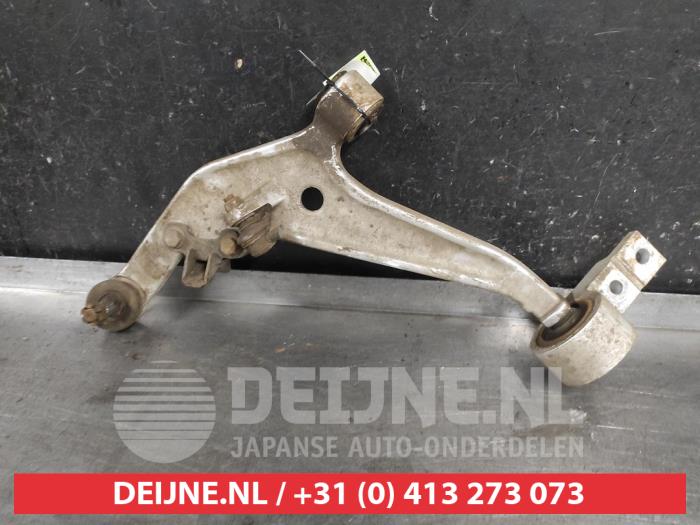 Nissan X-Trail Draagarm onder links-voor O638082