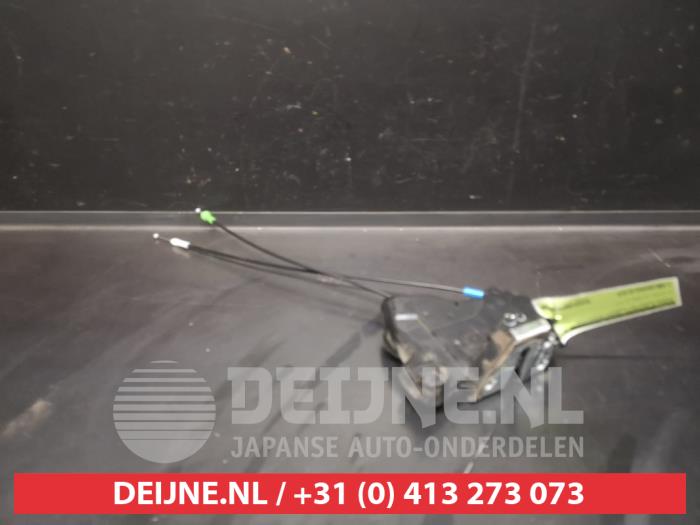 Toyota Auris Deurslot Mechaniek 4Deurs rechts-voor O638141