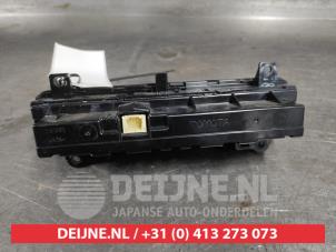 Toyota Auris Kachel Bedieningspaneel O638145 foto 2