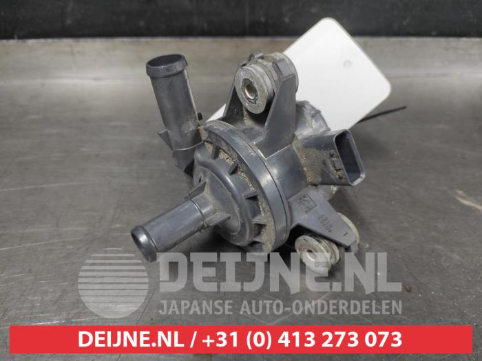 Toyota Auris Extra waterpomp O638470