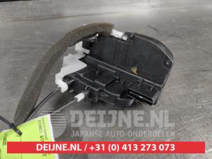 Infiniti FX Deurslot Mechaniek 4Deurs links-achter O638443 foto 2