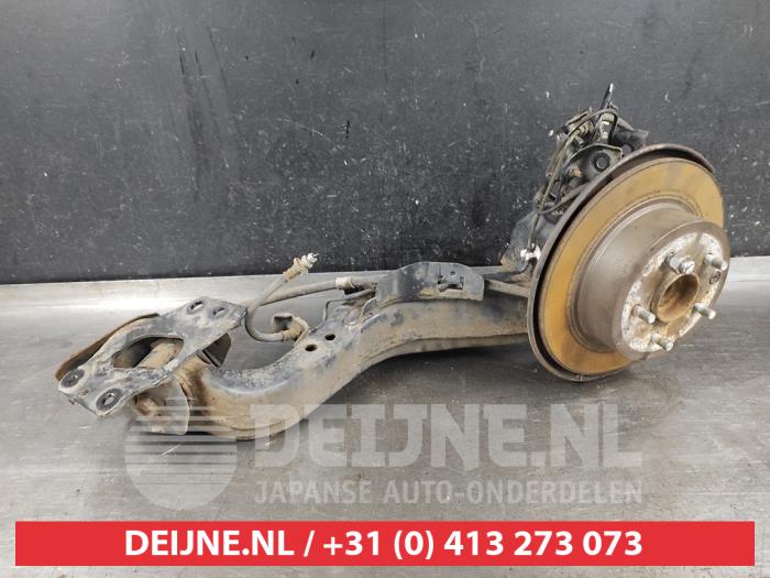 Nissan Qashqai Fusee links-achter O638671