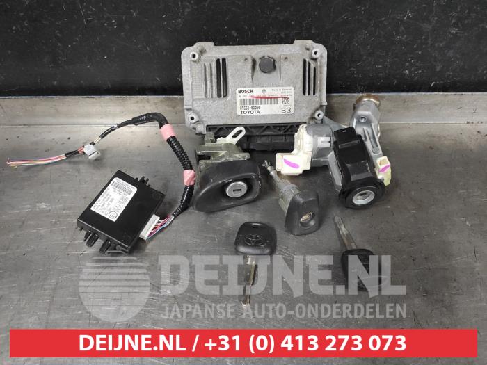 Toyota Yaris Kontaktslot+Sleutel O638712
