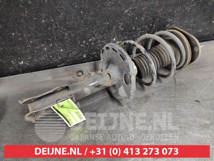 Toyota Auris Schokdemperpoot links-voor O638831