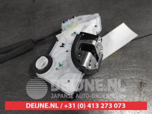 Toyota Corolla Door lock mechanism 4-door, front left O639156 photo 2