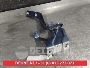 Nissan Leaf Bonnet Hinge O639187 photo 2
