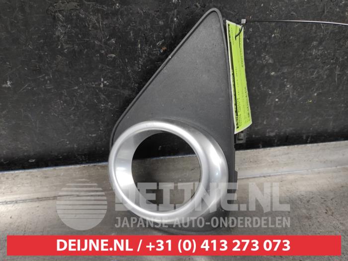 Toyota Yaris Bumper Rooster O639211