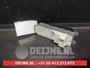 Toyota Yaris Multi-functional window switch O639292 photo 2