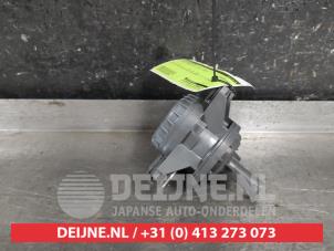 Gebruikte Extra waterpomp Toyota Yaris III (P13) 1.5 16V Hybrid Prijs € 50,00 Margeregeling aangeboden door V.Deijne Jap.Auto-onderdelen BV