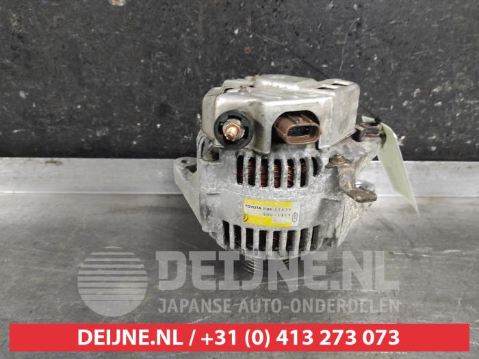 Gebruikte Dynamo Toyota Celica (ZZT230/231) 1.8i 16V Prijs € 35,00 Margeregeling aangeboden door V.Deijne Jap.Auto-onderdelen BV