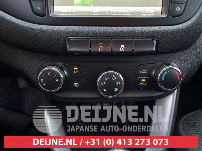 Kia Ceed Heater control panel O639698
