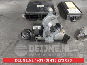 Gebruikte Sleutel + Contactslot Mitsubishi Colt (Z2/Z3) 1.1 12V Prijs € 125,00 Margeregeling aangeboden door V.Deijne Jap.Auto-onderdelen BV