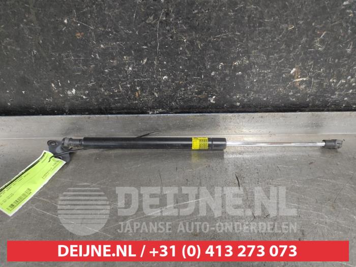 Lexus CT 200h Rear gas strut, right O640166