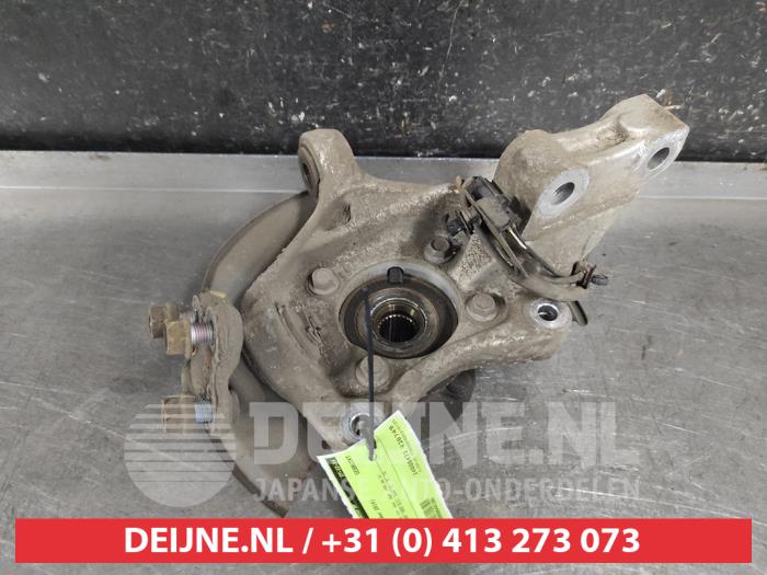 Lexus CT 200h Knuckle, front left O640198