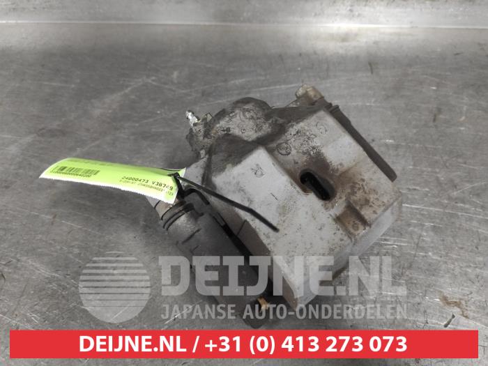 Lexus CT 200h Front brake calliper, right O640200